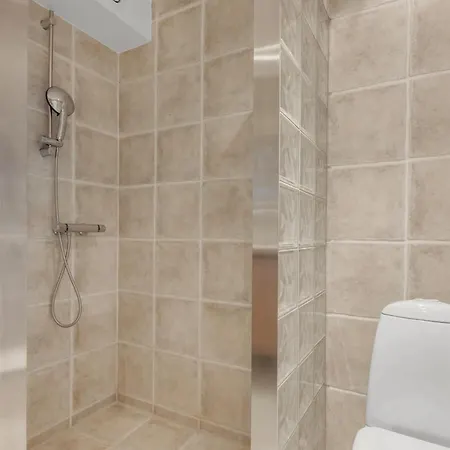 Appartement City With Cosy Backyard In Vibrant Area *